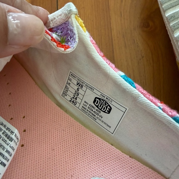 hey dude Wendy Crochet Squares Pink Multicolor Women Size 8 - Picture 4 of 7